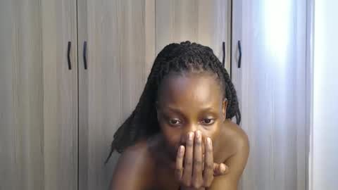 Snapshot of gulpess chatting on October 9, 12:25 pm Miss Incredible online show from October 9, 12:25 pm