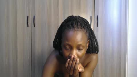 Snapshot of gulpess chatting on October 14, 12:50 pm Miss Incredible online show from October 14, 12:50 pm