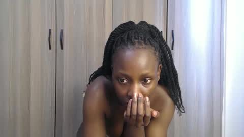 Snapshot of gulpess chatting on October 18, 12:28 pm Miss Incredible online show from October 18, 12:28 pm