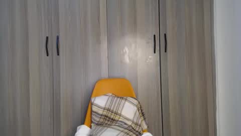 Snapshot of gulpess chatting on October 26, 11:53 pm Miss Incredible online show from October 26, 11:53 pm