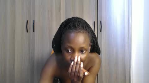 Snapshot of gulpess chatting on November 8, 10:59 am Miss Incredible online show from November 8, 10:59 am