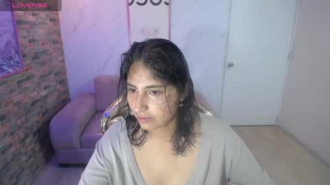 Snapshot of gumball_b chatting on September 27, 8:36 pm gumball_b online show from September 27, 8:36 pm