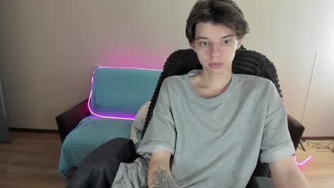 guy_liam1 online show from December 18, 8:09 am