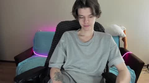 guy_liam1 online show from January 22, 12:38 pm