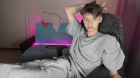 guy_liam1 online show from September 22, 4:31 pm