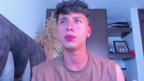 Snapshot of guy_twinks chatting on January 14, 11:27 pm Gabriel online show from January 14, 11:27 pm