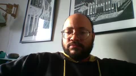 Snapshot of guy_wood15 chatting on January 3, 9:25 am guy_wood15 online show from January 3, 9:25 am