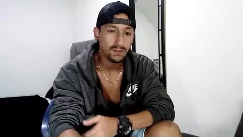 Snapshot of guykarim chatting on January 26, 7:42 am karim online show from January 26, 7:42 am