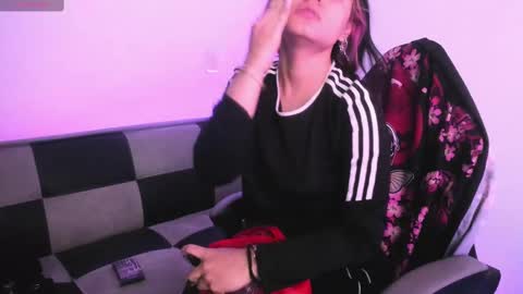 gwenhazel online show from October 9, 12:03 pm