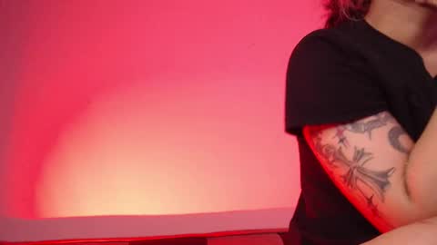 gwenhazel online show from November 19, 11:10 am