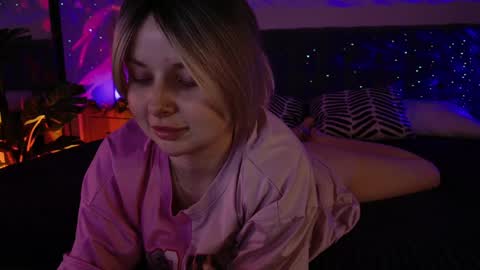 Snapshot of gwenhilton chatting on January 8, 5:16 am gwenhilton online show from January 8, 5:16 am