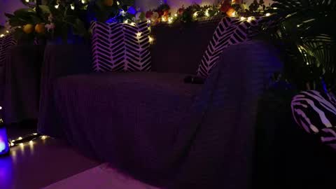 Snapshot of gwenhilton chatting on February 23, 9:11 am gwenhilton online show from February 23, 9:11 am