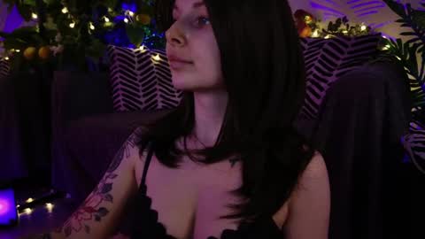 Snapshot of gwenhilton chatting on March 7, 8:45 am gwenhilton online show from March 7, 8:45 am