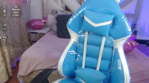 Snapshot of gyal_8_ chatting on November 14, 3:16 am gyal_8_ online show from November 14, 3:16 am