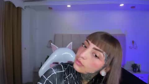 Snapshot of gyal_8_ chatting on November 28, 5:21 am gyal_8_ online show from November 28, 5:21 am