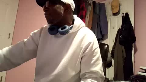 gyesaw1970 online show from November 28, 7:00 am