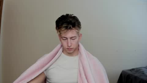 Snapshot of gym_alpha chatting on December 20, 12:05 pm Oliver online show from December 20, 12:05 pm