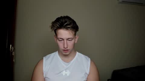 Snapshot of gym_alpha chatting on December 20, 7:17 pm Oliver online show from December 20, 7:17 pm