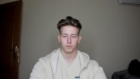 Snapshot of gym_alpha chatting on December 22, 8:25 pm Oliver online show from December 22, 8:25 pm