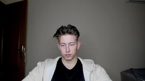 Snapshot of gym_alpha chatting on January 14, 8:26 pm Oliver online show from January 14, 8:26 pm