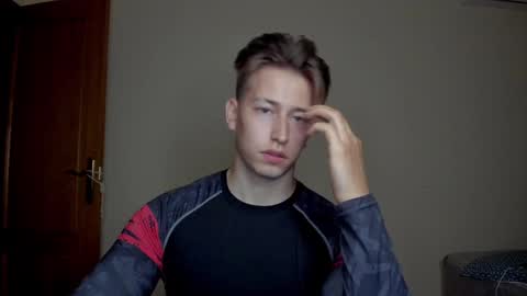 Snapshot of gym_alpha chatting on February 6, 11:04 pm Oliver online show from February 6, 11:04 pm