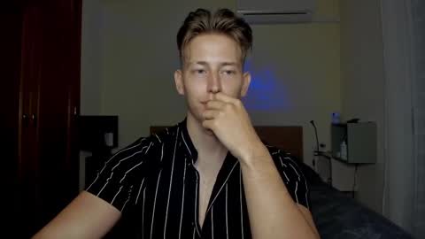 Snapshot of gym_alpha chatting on February 16, 7:49 pm Oliver online show from February 16, 7:49 pm