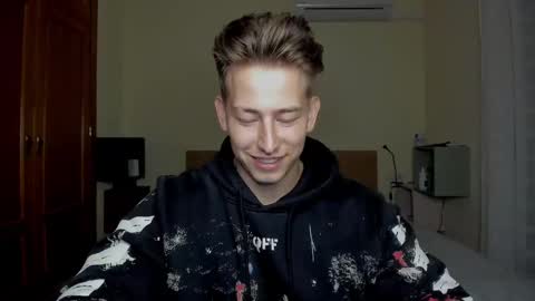 Snapshot of gym_alpha chatting on February 20, 8:36 pm Oliver online show from February 20, 8:36 pm