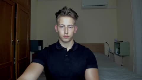 Snapshot of gym_alpha chatting on February 21, 10:15 pm Oliver online show from February 21, 10:15 pm