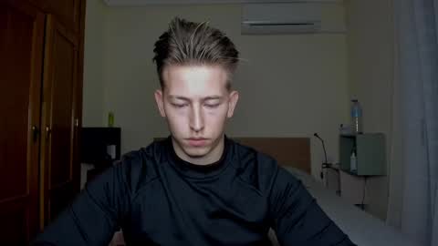 Snapshot of gym_alpha chatting on February 24, 5:53 pm Oliver online show from February 24, 5:53 pm