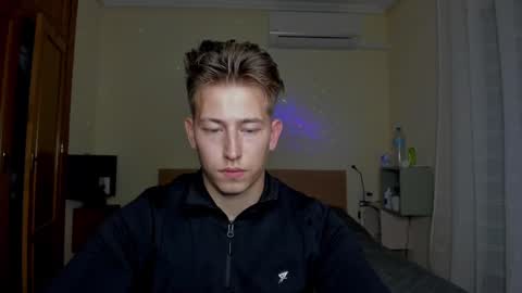 Snapshot of gym_alpha chatting on February 27, 9:14 pm Oliver online show from February 27, 9:14 pm