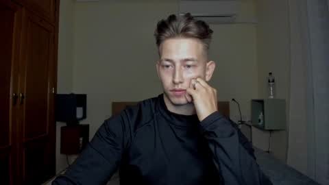 Snapshot of gym_alpha chatting on February 28, 9:12 pm Oliver online show from February 28, 9:12 pm