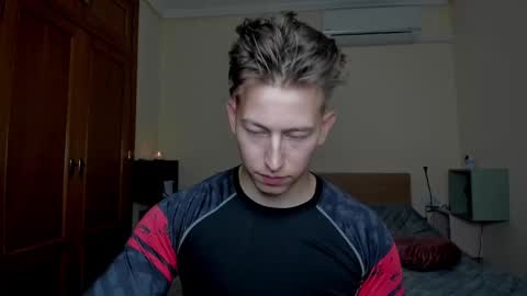 Snapshot of gym_alpha chatting on March 5, 12:05 am Oliver online show from March 5, 12:05 am