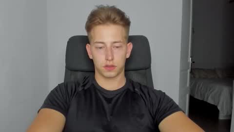 Snapshot of gym_alpha chatting on October 1, 10:38 pm Oliver online show from October 1, 10:38 pm