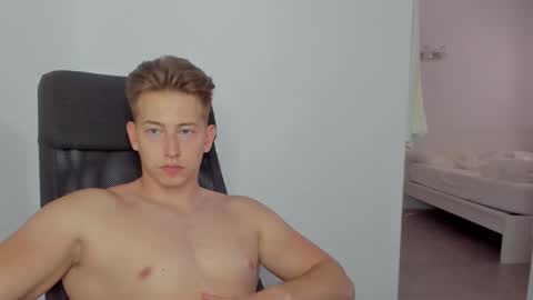 Snapshot of gym_alpha chatting on October 7, 1:52 pm Oliver online show from October 7, 1:52 pm