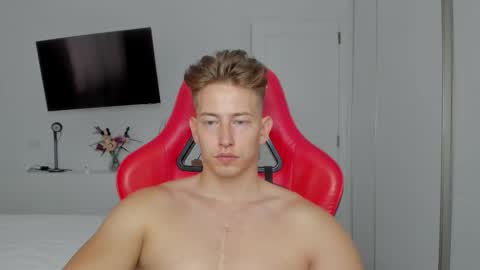 Snapshot of gym_alpha chatting on October 8, 1:09 pm Oliver online show from October 8, 1:09 pm