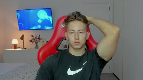 Snapshot of gym_alpha chatting on October 18, 3:35 pm Oliver online show from October 18, 3:35 pm