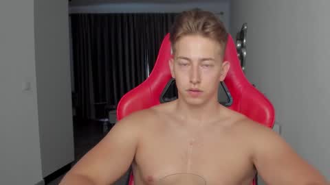 Snapshot of gym_alpha chatting on October 19, 6:08 pm Oliver online show from October 19, 6:08 pm