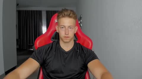 Snapshot of gym_alpha chatting on November 1, 5:37 pm Oliver online show from November 1, 5:37 pm