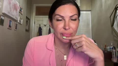 Snapshot of gypsy_rebellion chatting on March 11, 1:26 am Gypsy online show from March 11, 1:26 am