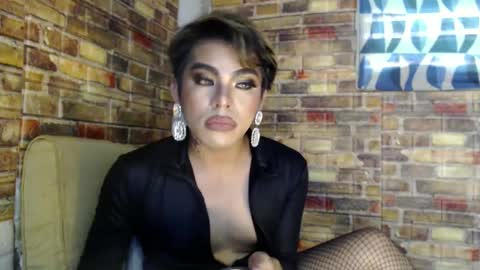 Snapshot of hadasam26 chatting on February 10, 6:09 am SAM online show from February 10, 6:09 am