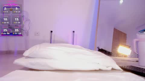  HADE ROSSE  online show from November 4, 12:04 pm