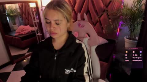 Haely online show from January 30, 11:33 am