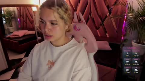 Haely online show from February 6, 11:32 am