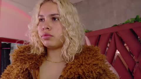 Haely online show from November 11, 11:10 am