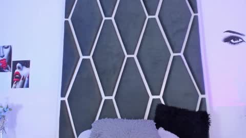 Kendal online show from March 1, 6:00 pm