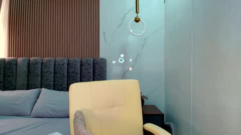 Snapshot of hailey_peach2 chatting on November 26, 1:28 am Hailey online show from November 26, 1:28 am