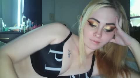 Hailey and d online show from December 16, 4:55 am