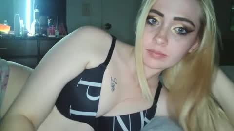 Hailey and d online show from December 18, 4:53 am