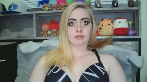 Hailey and d online show from December 18, 11:08 pm