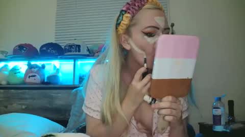 Hailey and d online show from November 12, 12:22 am